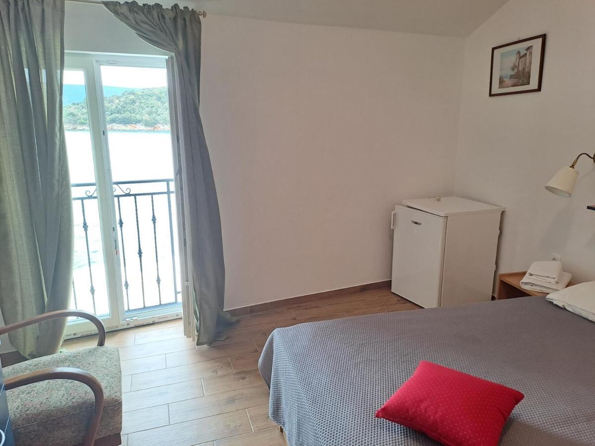 Bed and Breakfast Sobe Mamalu Valun Exterior foto